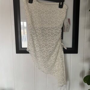 Elegant White Lace Asymmetrical Strapless Top